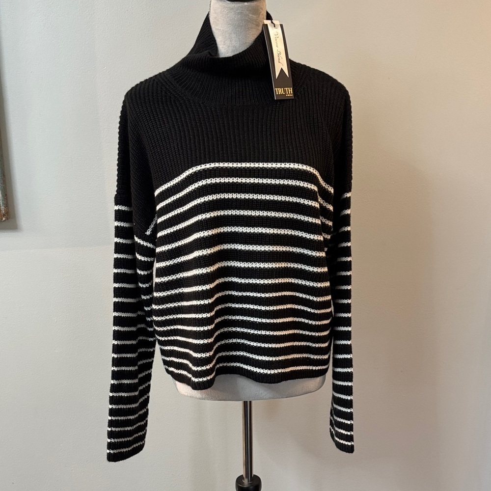 Truth Black and White Striped knit Sweater NWT L